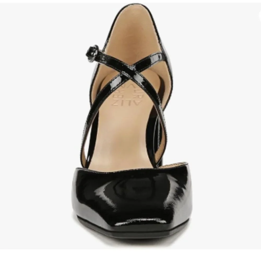 Naturalizer Women's Leesha Strappy Closed Toe Block Heel Pump - Picture 3 of 13